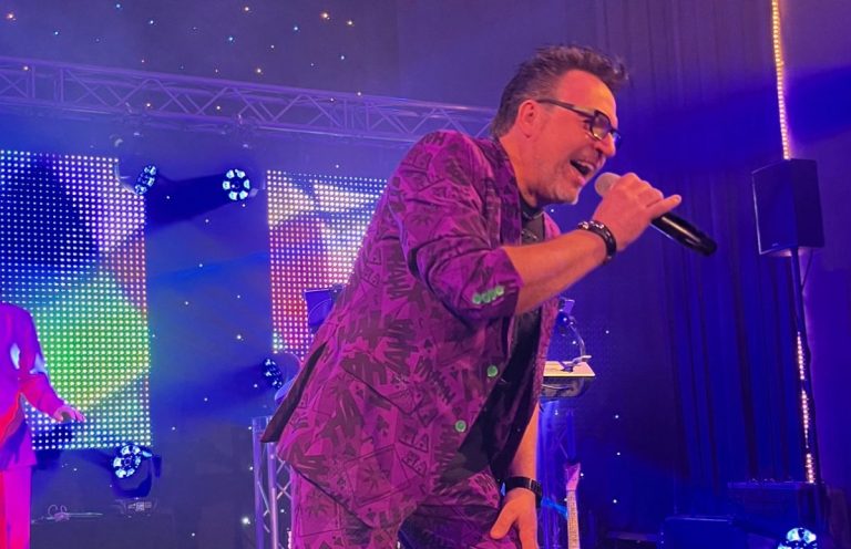 Stimmung im Festzelt beim Schützenfest in NRW